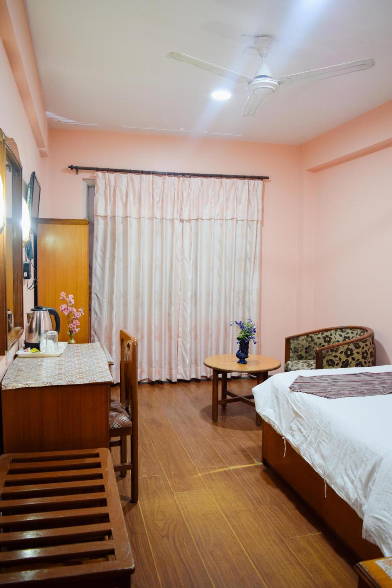 Kathmandu Prince Hotel Buitenkant foto